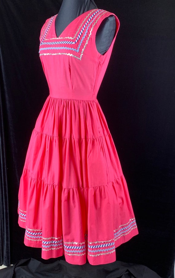 Vestido Vintage Patio Fiesta de la decada de 1950 4 filas de Rick Rack Falda circular de 3 niveles sin mangas Cremallera metalica lateral Excelente estado Etsy Mexico