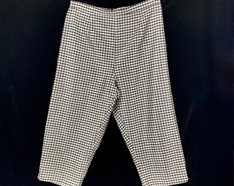 Vintage R&K Capri Dress Pants size 16 Woman Black and White Checks Invisible Zip No Wrinkle Elastic Waist Excellent Condition