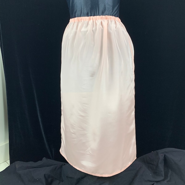 1980s Vintage HIgh End Pink Half Slip Small 28in Waist 36in Hips Calf Length Excellent Condition