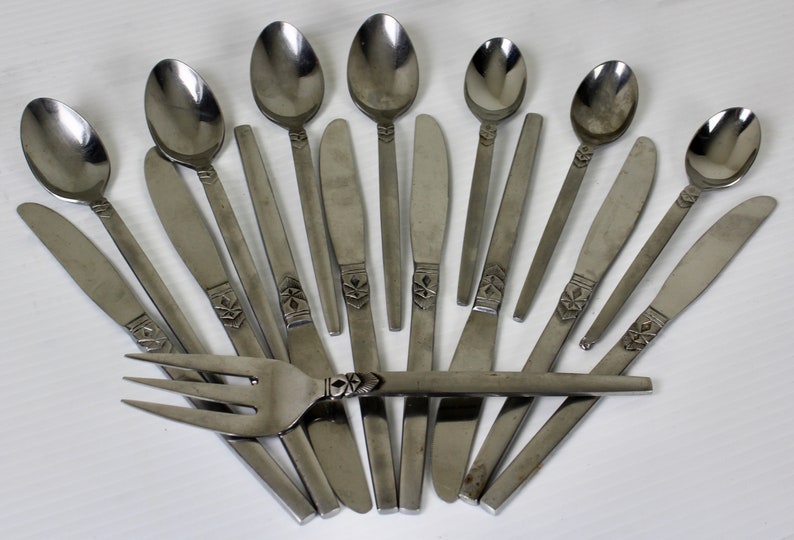 15 Pieces Vintage Stanley Roberts Carole Pattern Stainless Steel Japan Lot Discontinued Mid Century 8 Knives 4 Table Spoons 2 Tea Spoons