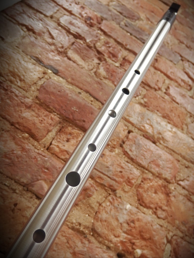 Low whistle e. Low whistle. Вистл-м н-100-3/1у. Ирландский вистл. Low whistle караваев.