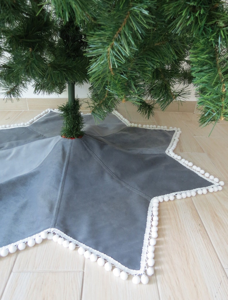 Christmas tree skirt sewing pattern PDF image 1