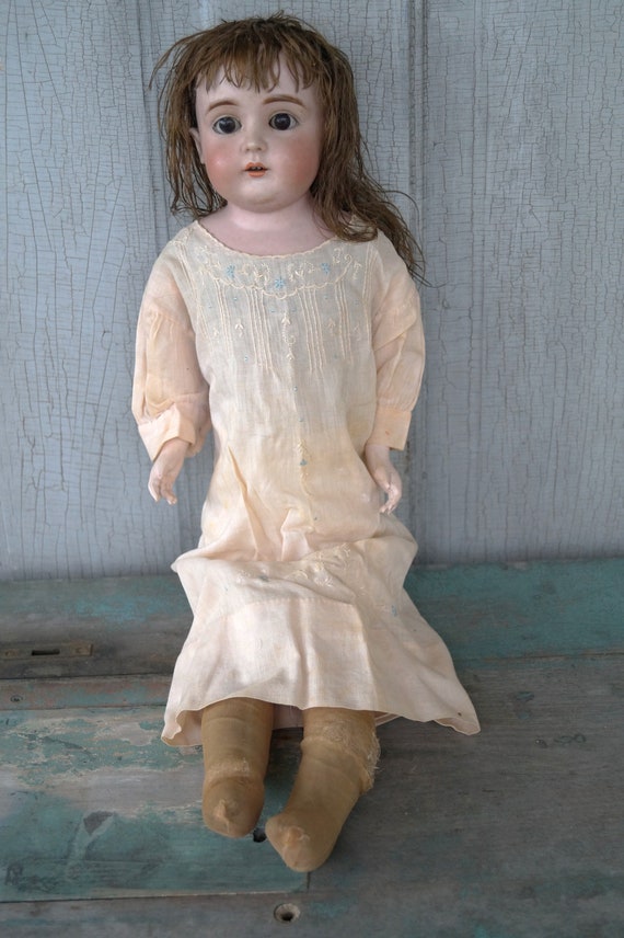 antique baby doll ୨୧ * 小さな陶器製 の女の子 antique baby