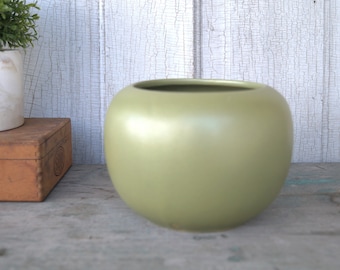 McCoy Floraline Planter 404