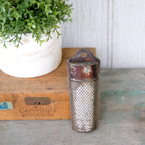 Vintage Metal Nutmeg Grater