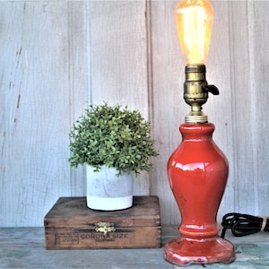 Lámpara decorativa con tarro de jengibre de vidrio pintado al revés