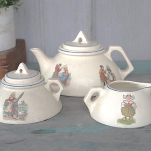 Roseville 5 Piece Tea Set/Dutch Children