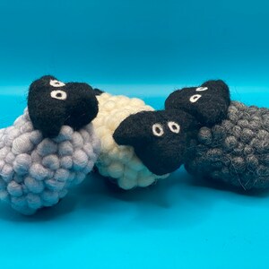 Needlefelt Sheep Handmade Small Mini Lamb Cute Pin Cushion Miniature Sheep Gift for Sewer Farm Animal Novelty Gift for Seamstress image 3