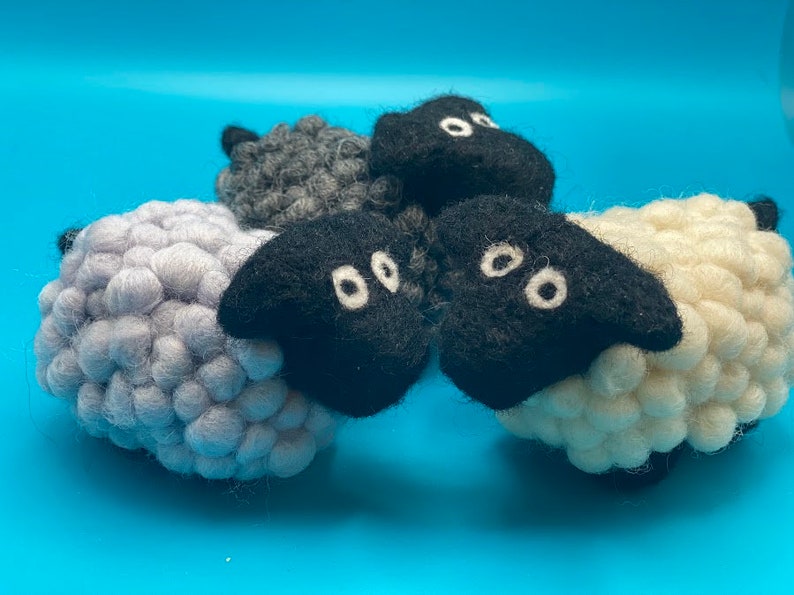 Needlefelt Sheep Handmade Small Mini Lamb Cute Pin Cushion Miniature Sheep Gift for Sewer Farm Animal Novelty Gift for Seamstress image 2