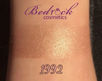 1992 Glow Powder Highlighter