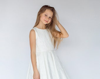 Flower girl and communion dress in size 134, 140, 146, 152