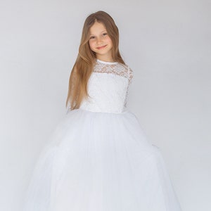 Flower girl and communion dress in size 134, 140, 146, 152 image 1