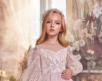 Flower girl and communion dresses in sizes 134, 140, 146, 152 available to order.