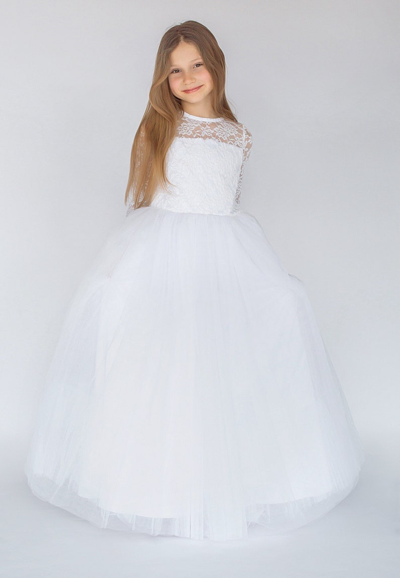 Flower girl and communion dress in size 134, 140, 146, 152 image 1