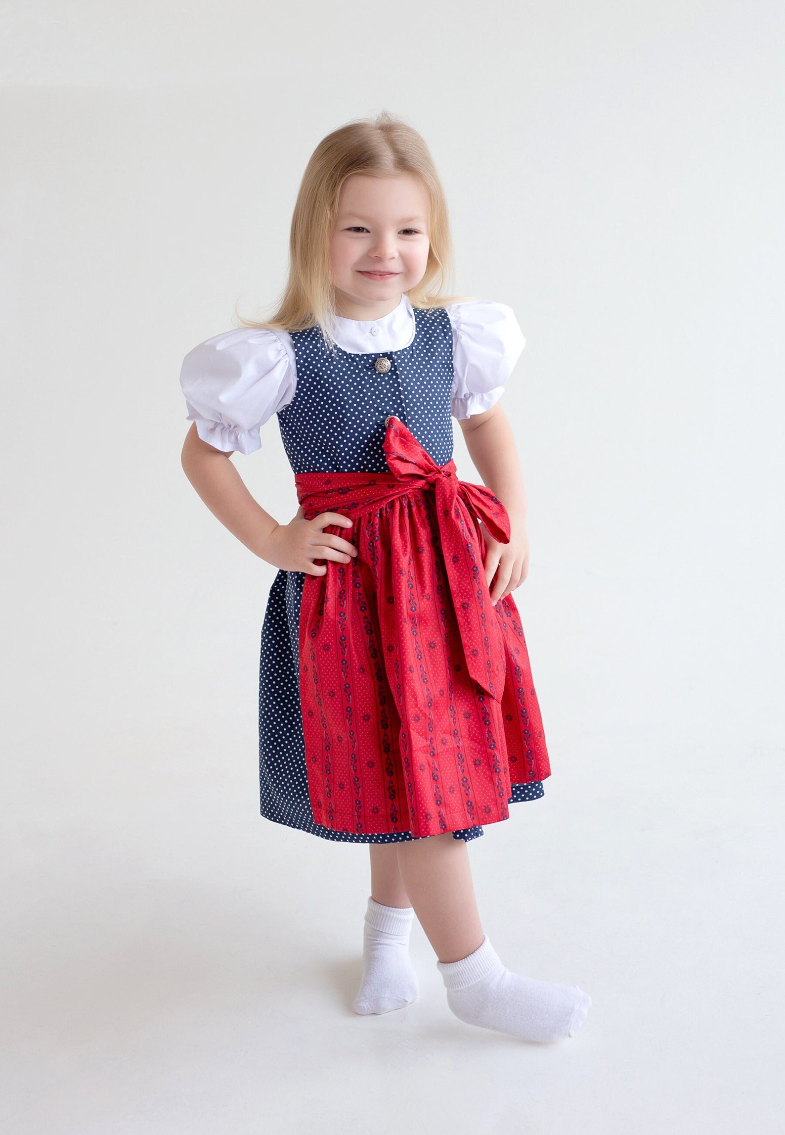 Dirndl in Gr. 110, 116, 122, 128, 134