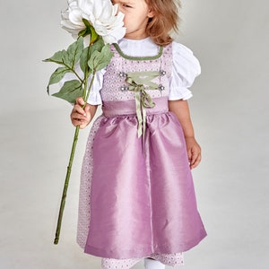 Dirndl fabricado en seda artificial en rosa para bautizos, bodas u otras ocasiones en tallas 62, 68, 74, 80, 86 imagen 4