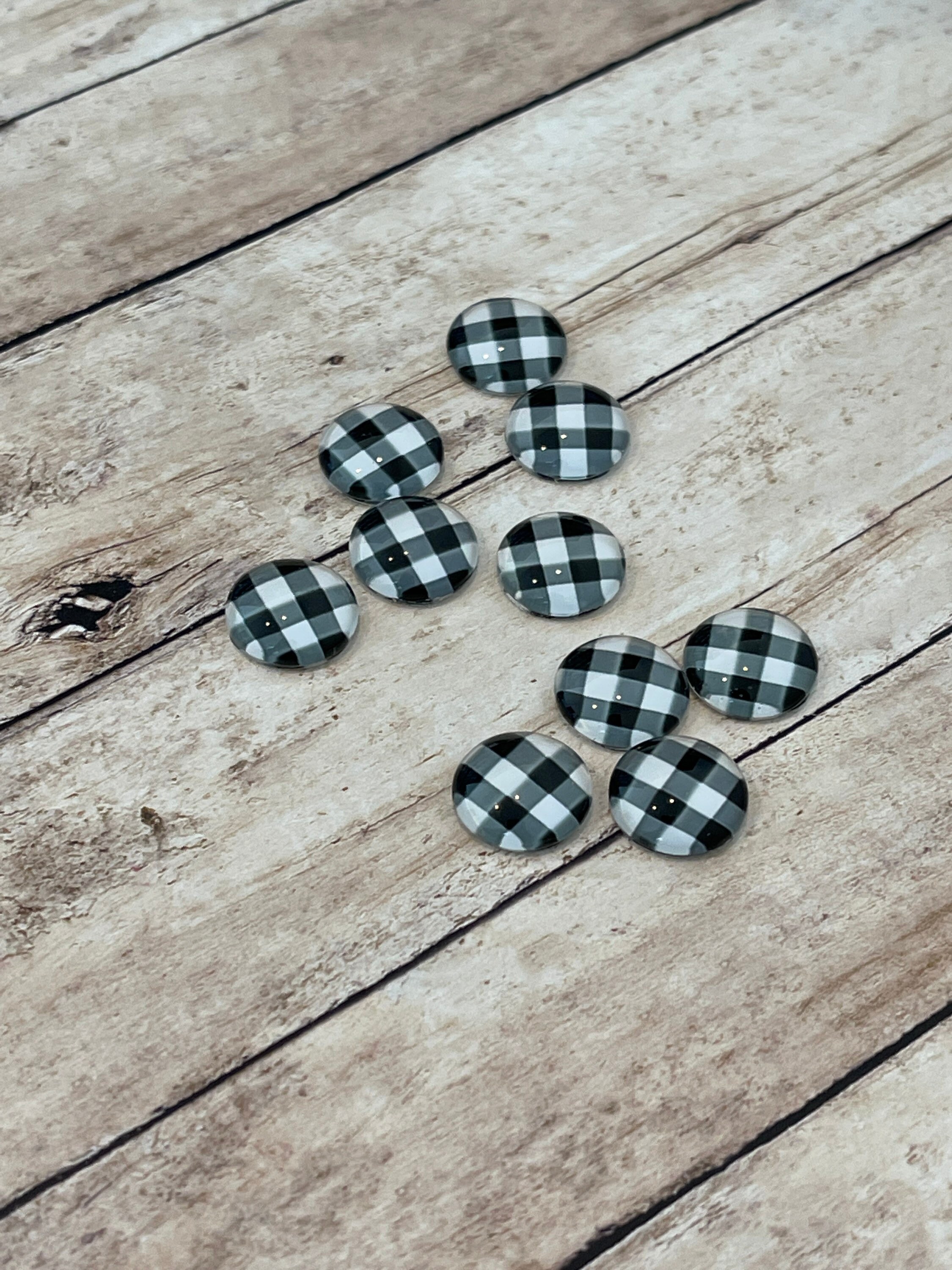 White Buffalo Plaid 12mm Glass Cabochon
