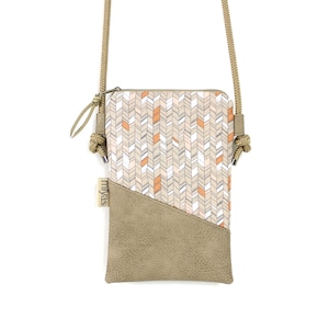Handytasche zum Umhängen "ULKA" / Handytasche mit Kordel, Umhängetasche Handy, Crossbody Handytasche / Vegan, Kunstleder, Beige,Fischgrat