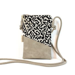 Handytasche zum Umhängen "DONA" /Handytasche mit Kordel, Umhängetasche Handy, Crossbody Handytasche / Vegan, Kunstleder, Leomuster