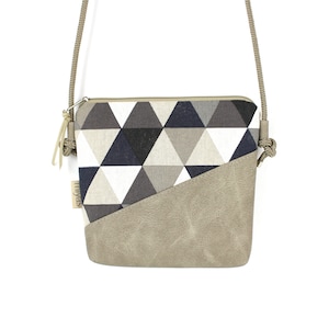 Umhängetasche "KINA" / Festivaltasche, Crossbody Tasche, Schultertasche, Handtasche, Tasche klein / Vegan, Kunstleder, Dreiecken