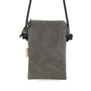 Handytasche zum Umhängen "ALMINA" / Handytasche mit Kordel, Umhängetasche, Crossbody Handytasche, Festivaltasche/Vegan,Kunstleder, Grau