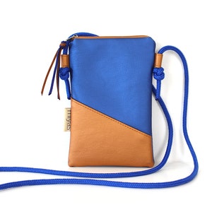 Handytasche zum Umhängen "WANDA" / Handytasche mit Kordel, Umhängetasche Handy, Crossbody Handytasche / Vegan, Kunstleder, Blau, Kupfer