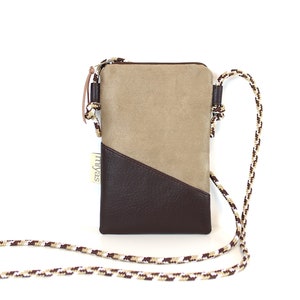 Handytasche zum Umhängen "BRONI" / Handytasche mit Kordel, Umhängetasche Handy, Crossbody Handytasche / Vegan, Kunstleder, Dunkelbraun