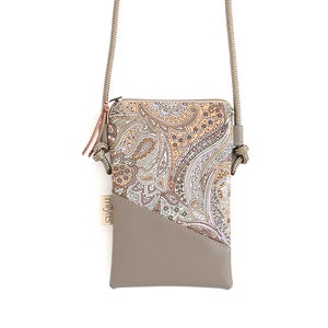 Handytasche zum Umhängen "LORNA" / Handytasche mit Kordel, Umhängetasche Handy, Crossbody Handytasche / Vegan, Kunstleder, Paisley
