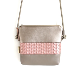 Crossbody tas &quot;KERSY&quot; / Festival tas, Crossbody tas, Crossbody tas, Crossbody tas klein, Schoudertas / Vegan, Faux leer, Taupe, Rose Metallic
