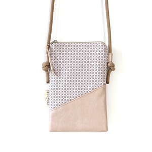 Handytasche zum Umhängen "VIVIENNE"/ Handytasche mit Kordel, Umhängetasche Handy, Crossbody Handytasche / Vegan, Kunstleder, Rosa, Puder