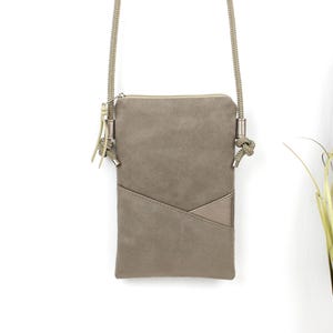 Handytasche zum Umhängen "CHRISTINA" / Handytasche mit Kordel,Umhängetasche Handy,Crossbody Handytasche/Vegan, Wildlederimitat,Taupe