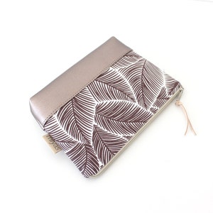 Kosmetiktasche "BONNY"/Schminktasche, Make Up Tasche,Necessaire, Täschchen/vegan, Kunstleder, Lila, Flieder, Blätter, Wachstuch innen
