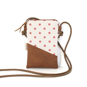Handytasche zum Umhängen "DAISY" / Handytasche mit Kordel, Umhängetasche Handy, Crossbody Handytasche, Festival / Vegan, Kunstleder, Braun