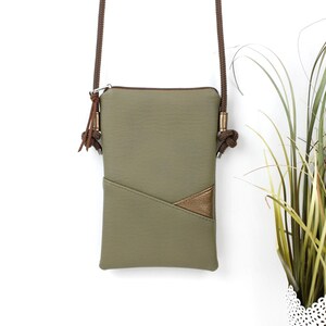 Handytasche zum Umhängen "SANDRA" / Handytasche mit Kordel,Umhängetasche Handy,Crossbody Handytasche/Vegan, Lederimitat, Oliv, Grün