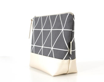 Toiletry bag "DORA" / toiletry bag, cosmetic bag, make-up bag / vegan, artificial leather mother-of-pearl metallic, oilcloth inside, triangles grey