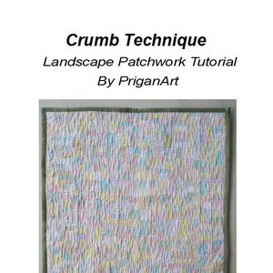 Pode incluir: Um close-up de um edredom colorido de patchwork feito usando a t&eacute;cnica da migalha. O edredom &eacute; feito de pequenos quadrados de tecido em v&aacute;rios tons de rosa, amarelo, azul e verde. O edredom &eacute; enfeitado com um tecido verde escuro.