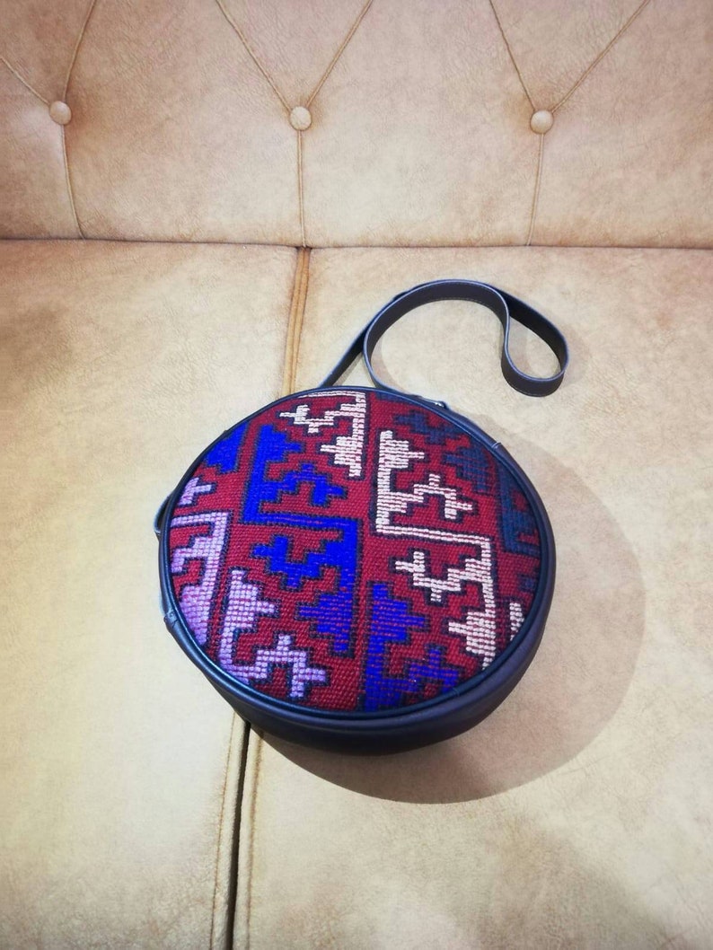 Vintage round bag,round bag,crossbody purse,leather bag,vintage carpet bag,kilim bag,vintage shoulder bag,Vintage handbag,turkish kilim bag
