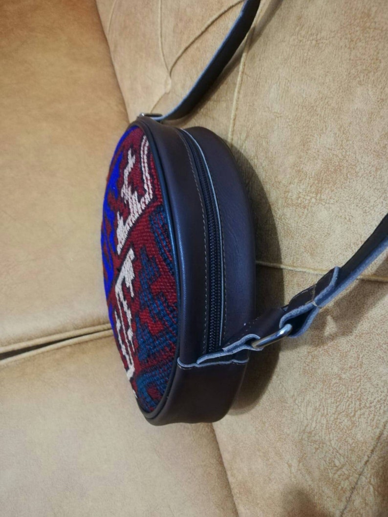 Vintage round bag,round bag,crossbody purse,leather bag,vintage carpet bag,kilim bag,vintage shoulder bag,Vintage handbag,turkish kilim bag