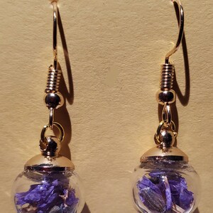 Fashionable earrings, Dry flowers glass globe collection