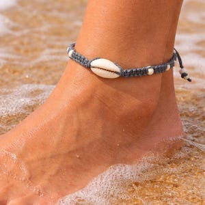 Cowrie shell, macrame, adjustable anklet