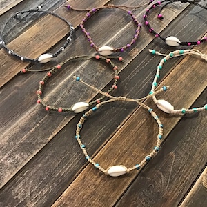Cowrie shell, macrame, adjustable anklet