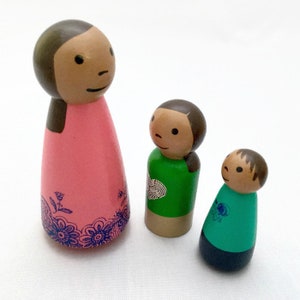 Single Mom Peg Family of 3 - Ready to Ship