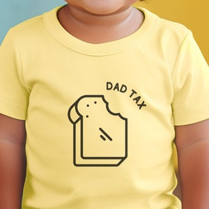愛らしい「パパ税」サンドイッチ バイト幼児用ファイン ジャージー T シャツ - スタイリッシュに子育てを祝いましょう。
