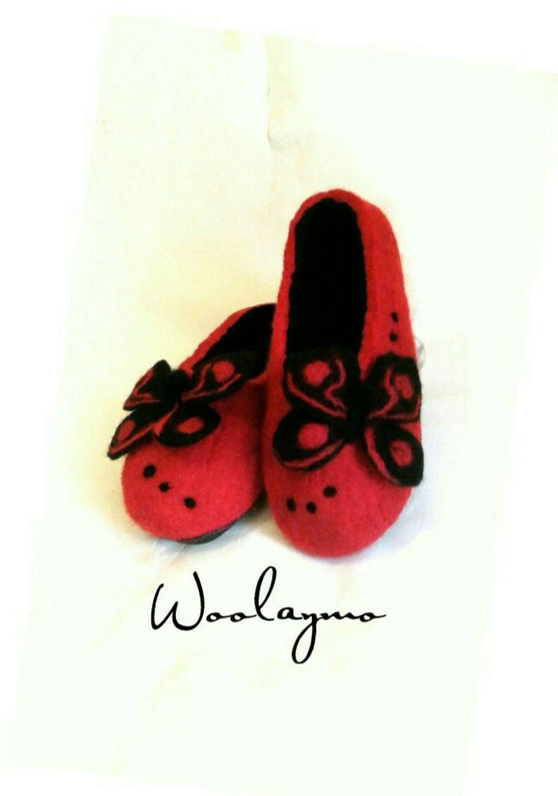 red slippers womens