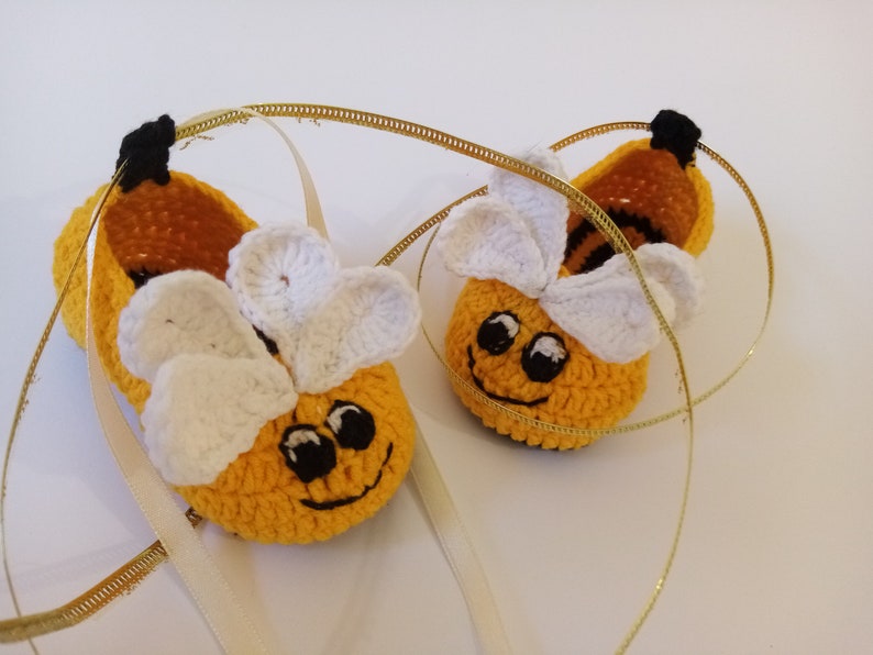 Baby booties Bee Girl crochet ballerinas German baby shoes image 9