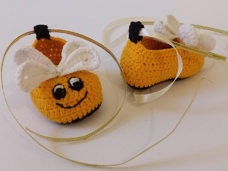 Baby booties Bee Girl crochet ballerinas German baby shoes image 5