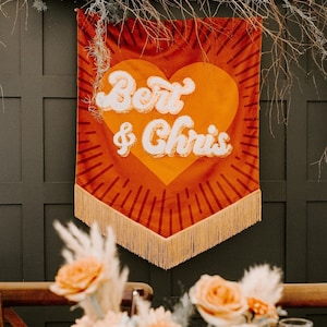 Banner per matrimonio in velluto, fondale per matrimonio, cartello per matrimonio in velluto con frange, bandiera con striscione in velluto, segnaletica in tessuto, matrimonio alternativo