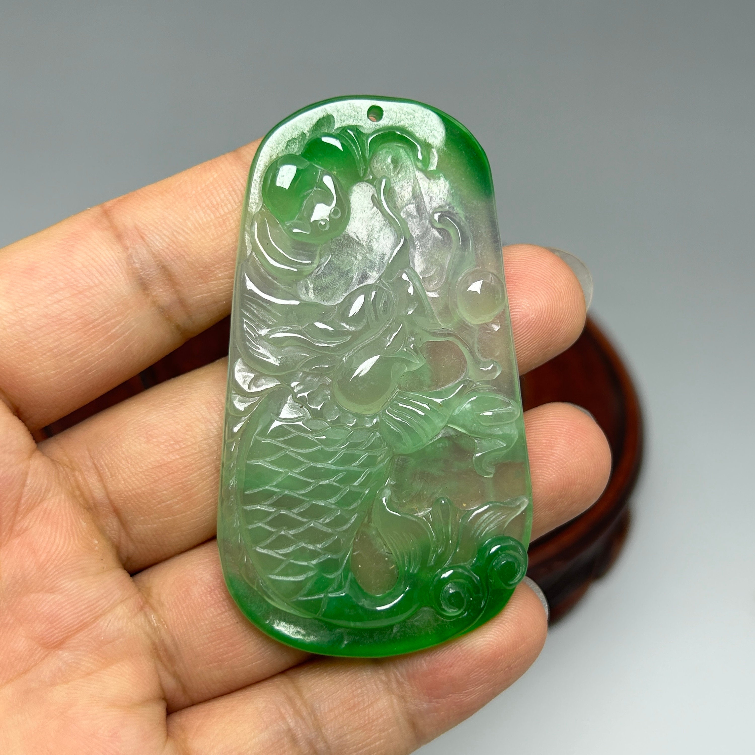 翡翠彫刻龍魚模様装飾ペンダント - Etsy 日本