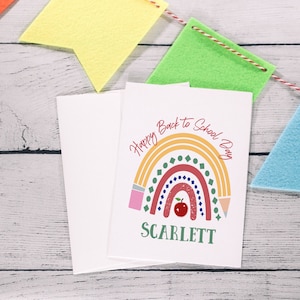 Happy Back To School Day Karte | Regenbogen Stil personalisierte Back to School Karte | Handgefertigte Grußkarte Schule Schreibwaren Design