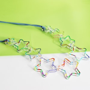 Collar de estrella geométrica de acrílico impreso / Joyería de forma acrílica colorida / Collar de estrella audaz / Joyería hecha en Yorkshire / Cumpleaños